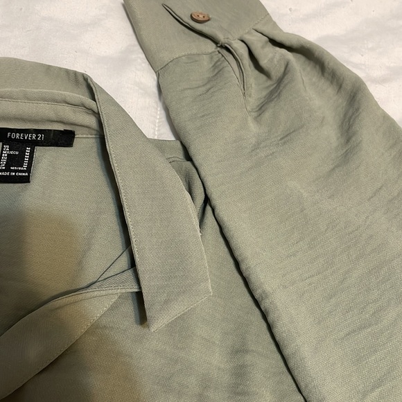 Bundle of two blouses. A2 - Picture 8 of 9